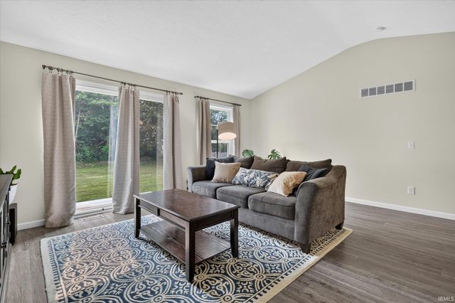 51740 Melwood Court, South Bend, IN 46628
