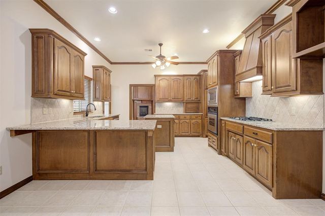 4315 Gallant Fox Drive, Edmond, OK 73025