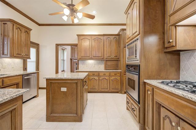 4315 Gallant Fox Drive, Edmond, OK 73025