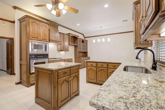 4315 Gallant Fox Drive, Edmond, OK 73025