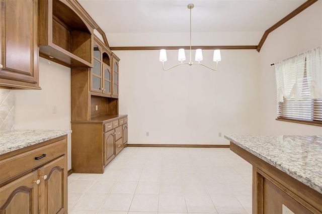 4315 Gallant Fox Drive, Edmond, OK 73025