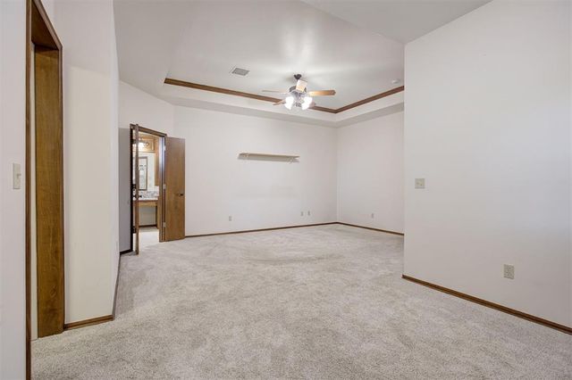 4315 Gallant Fox Drive, Edmond, OK 73025