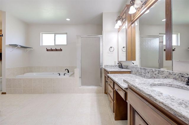 4315 Gallant Fox Drive, Edmond, OK 73025