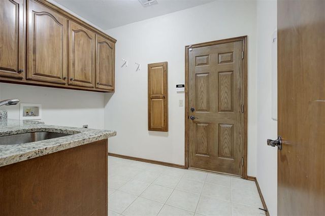 4315 Gallant Fox Drive, Edmond, OK 73025