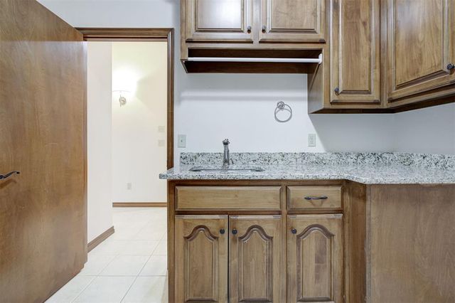 4315 Gallant Fox Drive, Edmond, OK 73025