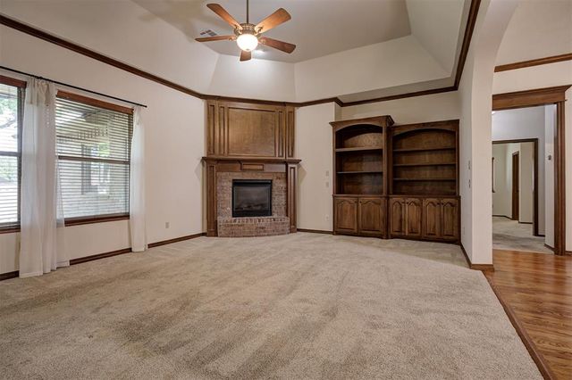 4315 Gallant Fox Drive, Edmond, OK 73025