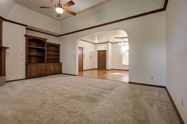 4315 Gallant Fox Drive, Edmond, OK 73025