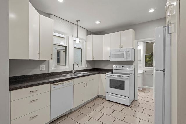 1632 Englewood Avenue, Saint Paul, MN 55104