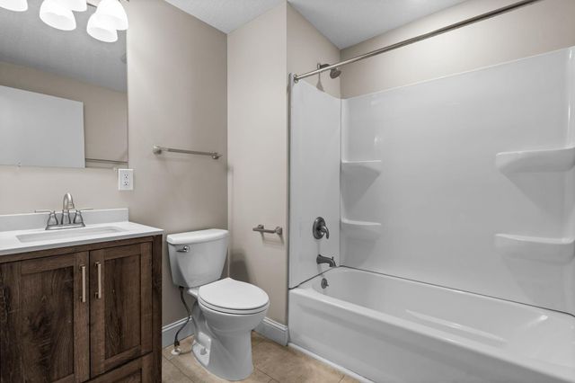 1632 Englewood Avenue, Saint Paul, MN 55104