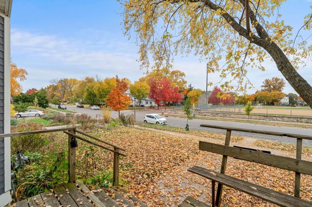 1632 Englewood Avenue, Saint Paul, MN 55104