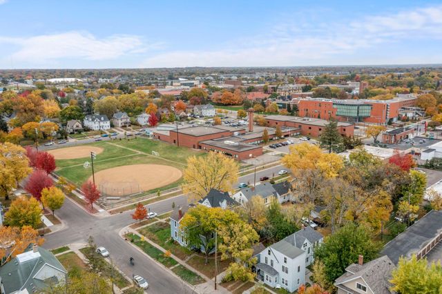 1632 Englewood Avenue, Saint Paul, MN 55104