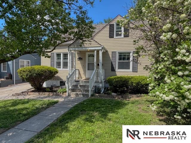 6036 Walnut Street, Omaha, NE 68106