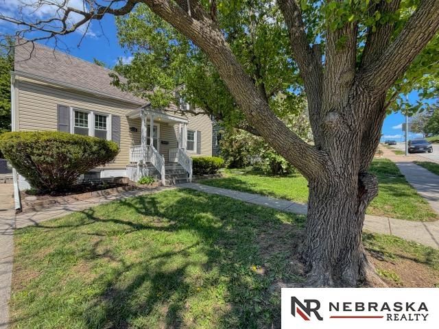 6036 Walnut Street, Omaha, NE 68106