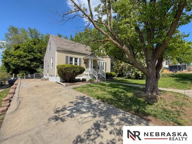 6036 Walnut Street, Omaha, NE 68106