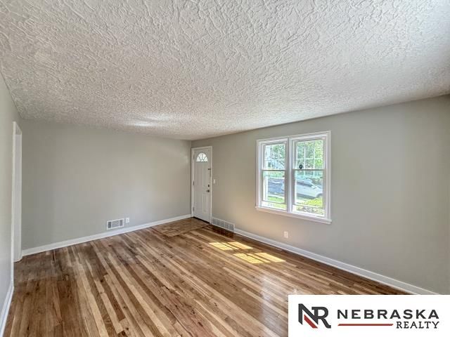 6036 Walnut Street, Omaha, NE 68106