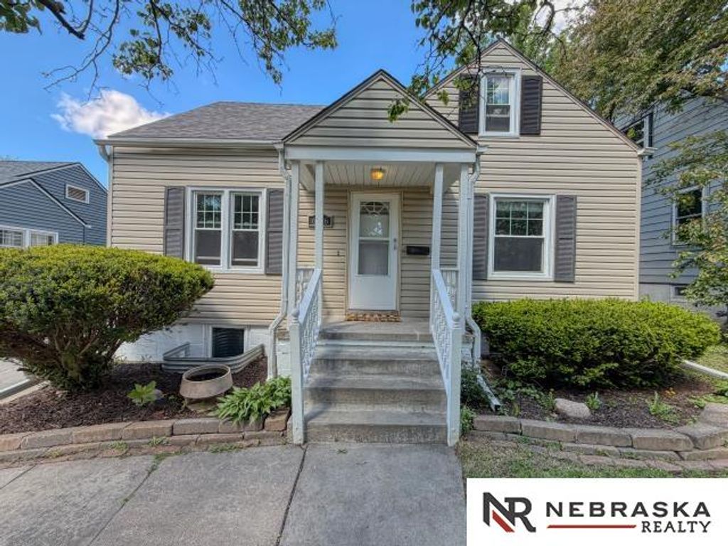6036 Walnut Street, Omaha, NE 68106