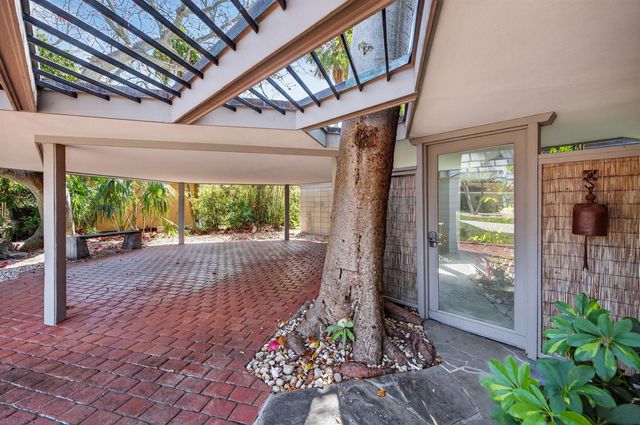 2040 Coral Reef Drive, Lauderdale By The Sea, FL 33062