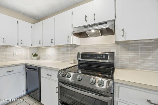 10429 TIMBER CREEK Lane, Jacksonville, FL 32221