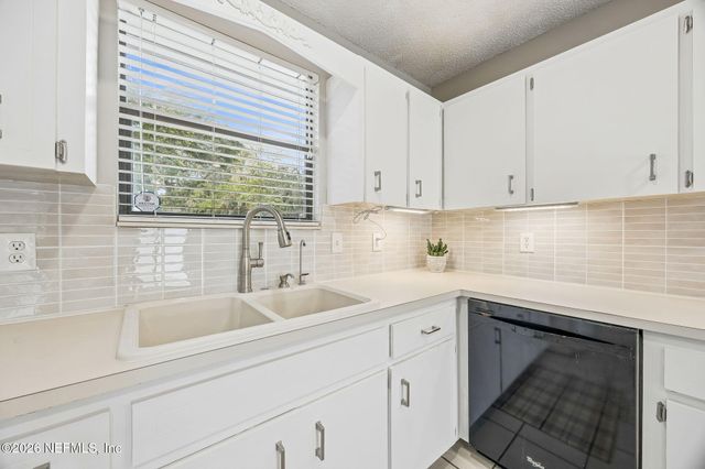 10429 TIMBER CREEK Lane, Jacksonville, FL 32221