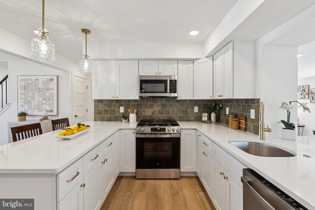 6966 FOWLER ST, Philadelphia, PA 19128