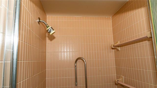 5541 Westwind LN, Fort Myers, FL 33919