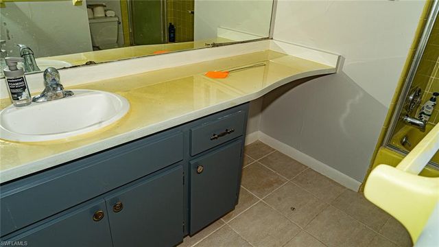 5541 Westwind LN, Fort Myers, FL 33919