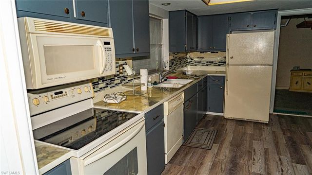 5541 Westwind LN, Fort Myers, FL 33919