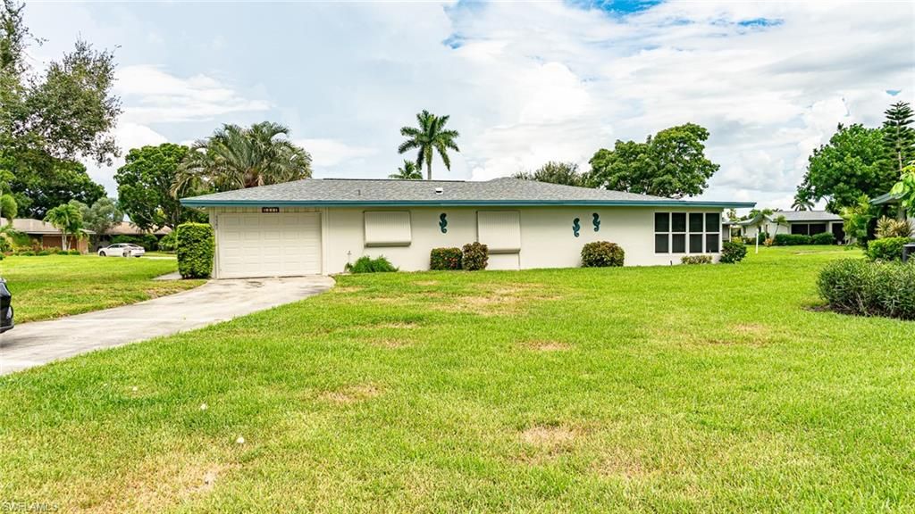 5541 Westwind LN, Fort Myers, FL 33919
