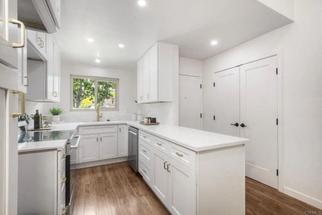 1973 Fairlee Drive, Encinitas, CA 92024