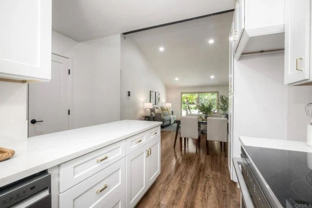 1973 Fairlee Drive, Encinitas, CA 92024