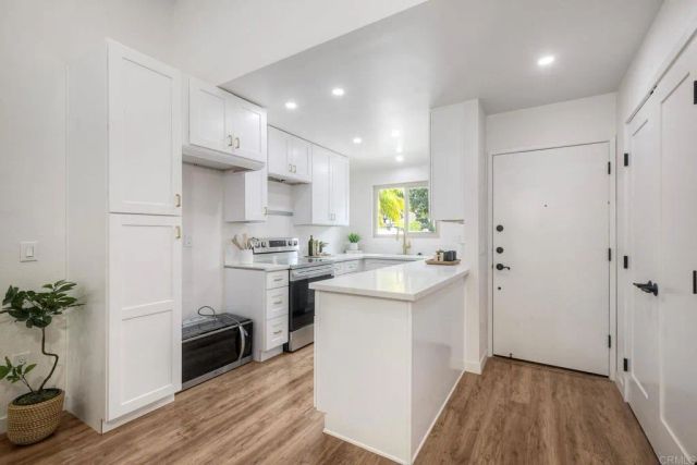 1973 Fairlee Drive, Encinitas, CA 92024