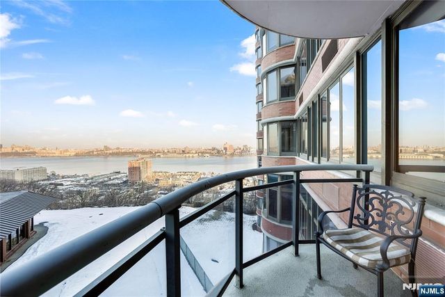 100 Winston Drive 5MN, Cliffside Park, NJ 07010