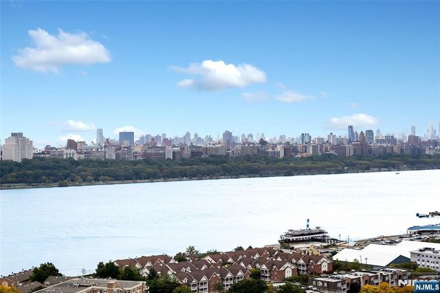 100 Winston Drive 5MN, Cliffside Park, NJ 07010