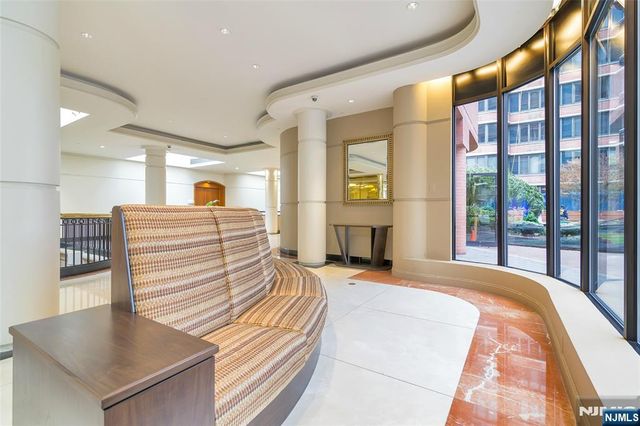 100 Winston Drive 5MN, Cliffside Park, NJ 07010