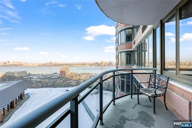 100 Winston Drive 5MN, Cliffside Park, NJ 07010