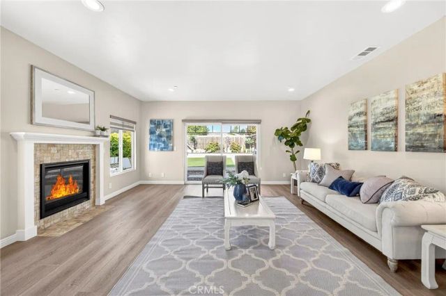 335 E Francis, La Habra, CA 90631