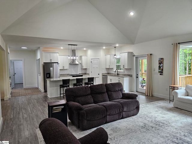 4220 N Blue Ridge Drive, Greer, SC 29651