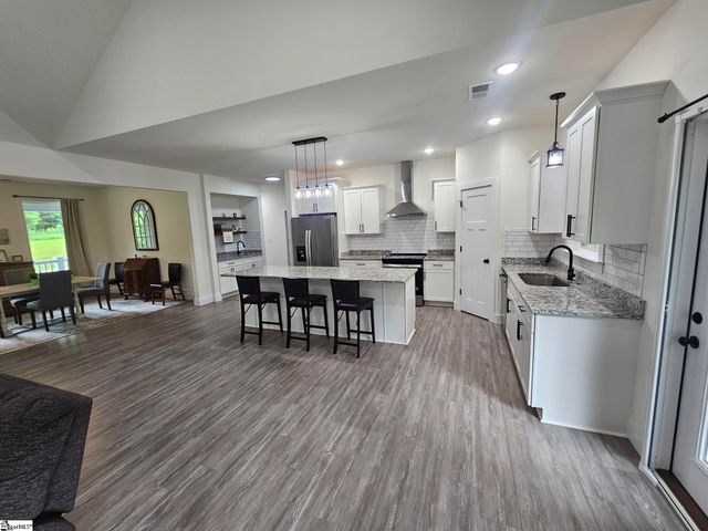 4220 N Blue Ridge Drive, Greer, SC 29651