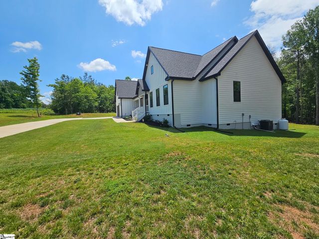 4220 N Blue Ridge Drive, Greer, SC 29651