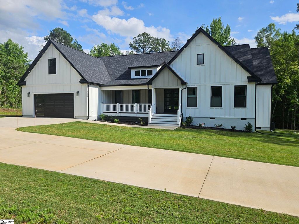 4220 N Blue Ridge Drive, Greer, SC 29651