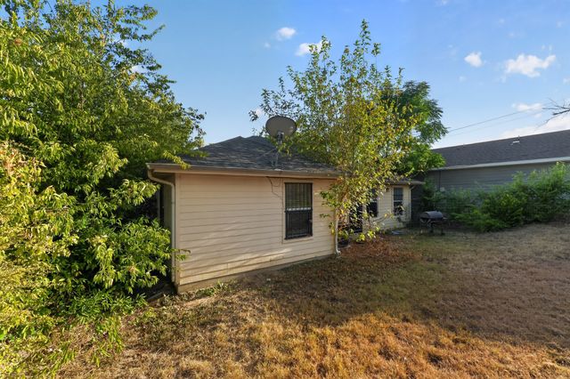 5532 Fernander Drive, Fort Worth, TX 76107