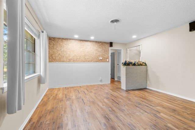 3505 Sunset Lane, Dalworthington Gardens, TX 76016