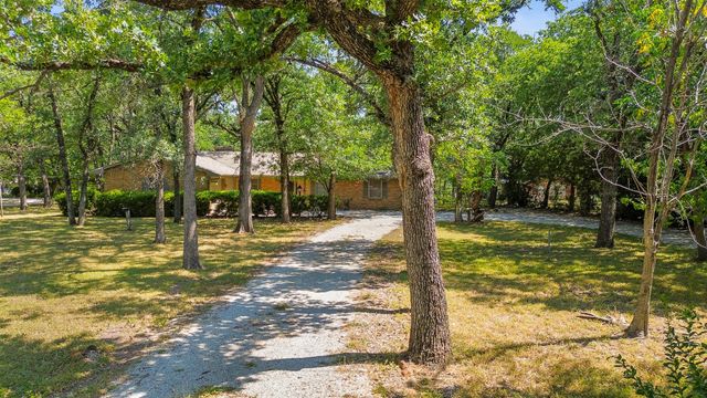 3505 Sunset Lane, Dalworthington Gardens, TX 76016