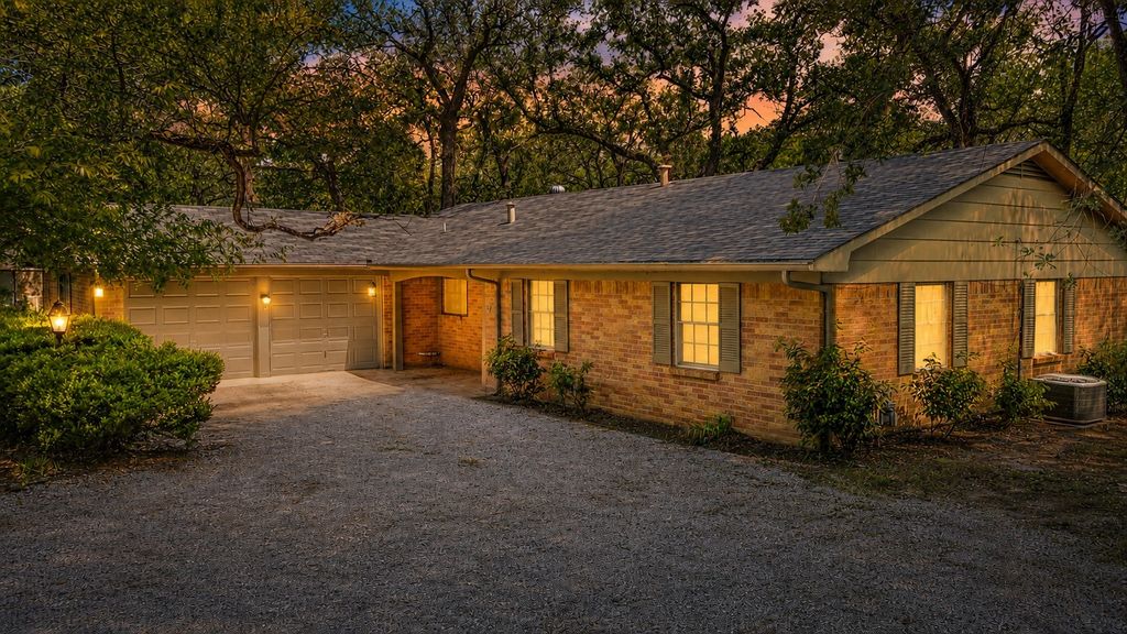 3505 Sunset Lane, Dalworthington Gardens, TX 76016