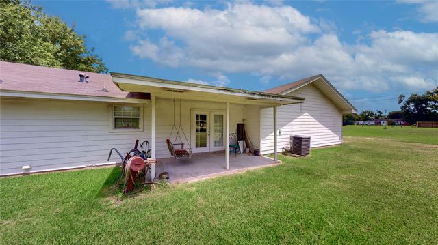 906 Waco Street, Dayton, TX 77535