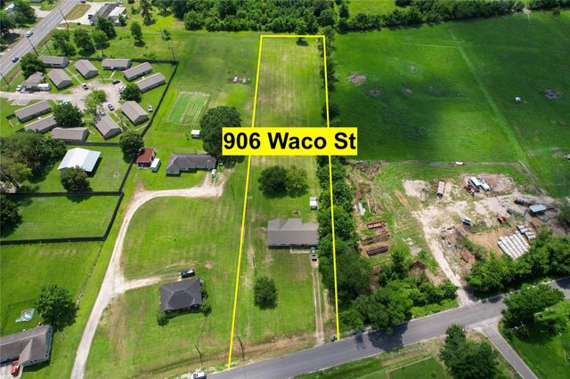 906 Waco Street, Dayton, TX 77535