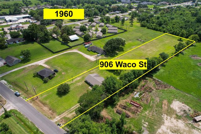 906 Waco Street, Dayton, TX 77535
