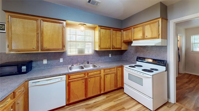 906 Waco Street, Dayton, TX 77535