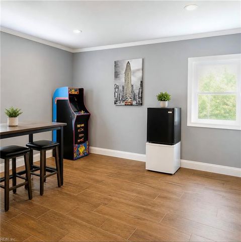 17 Warren DR, Newport News, VA 23608