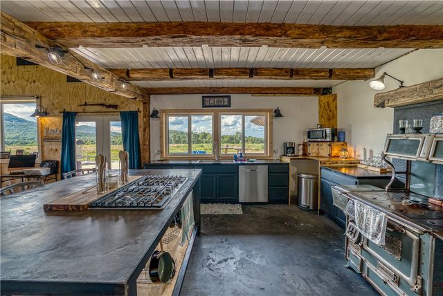 2786 NC 3510, Western Grove, AR 72685